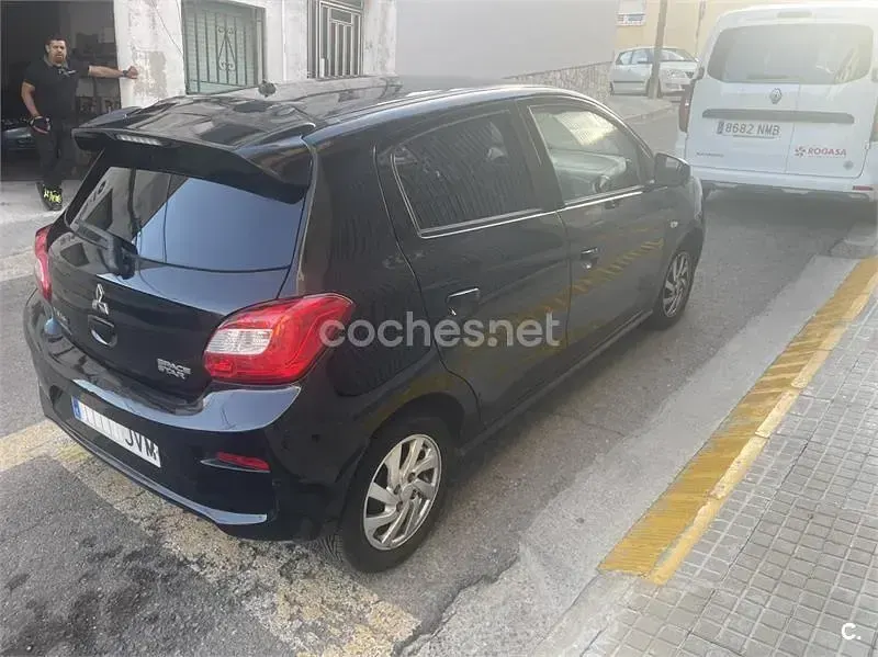 Usado Mitsubishi Space Star Motion 80 CV (58 kW) 2016 Negro Utilitario