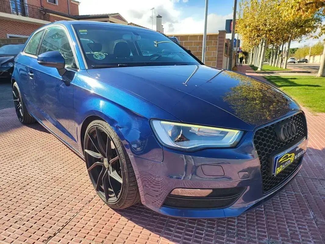 Usado Audi A3 Ambiente 105 CV (77 kW) 2014 Azul Utilitario