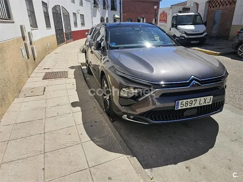 Usado Citroën C5 X Shine 225 CV (165 kW) 2022 Gris / plata Familiar
