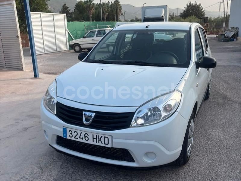 Usado Dacia Sandero 75 HP (55 kW) 2012 Branco Citadino