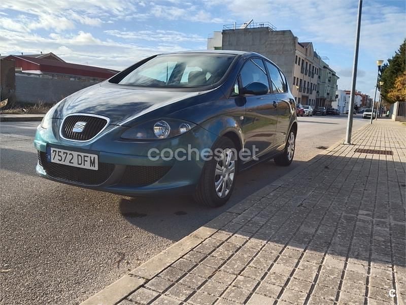 Azul Usado 2005 Seat Altea Sport Monovolumen | 4100 € (Precio justo) - Imagen 1/4