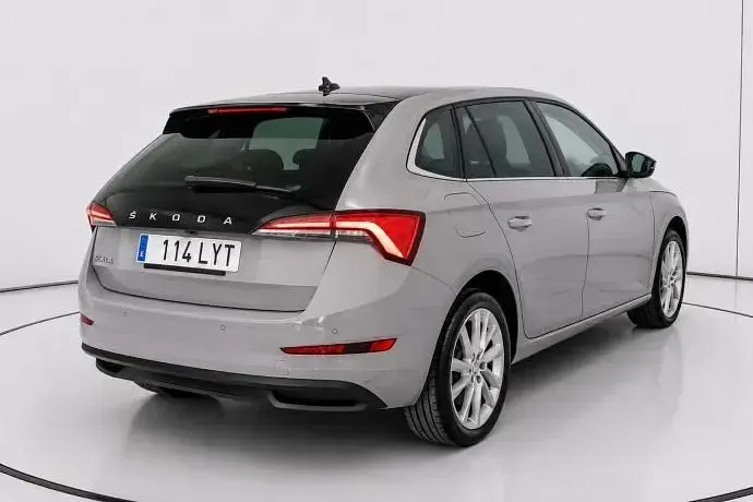 Usado Skoda Scala Style 110 CV (80 kW) 2022 Utilitario