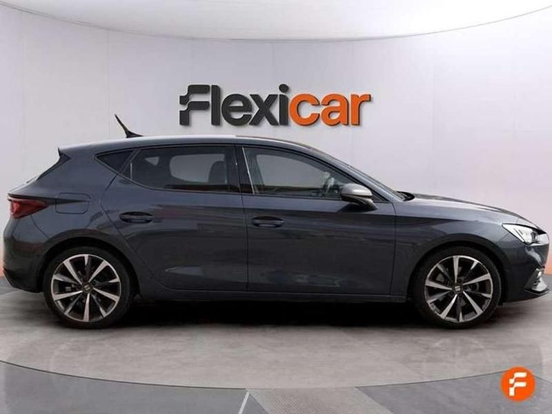 Usado Seat Leon FR 150 CV (110 kW) 2021 Gris Utilitario