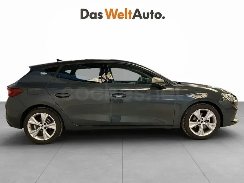 Usado Seat Leon FR 204 CV (150 kW) 2025 Gris / plata Berlina