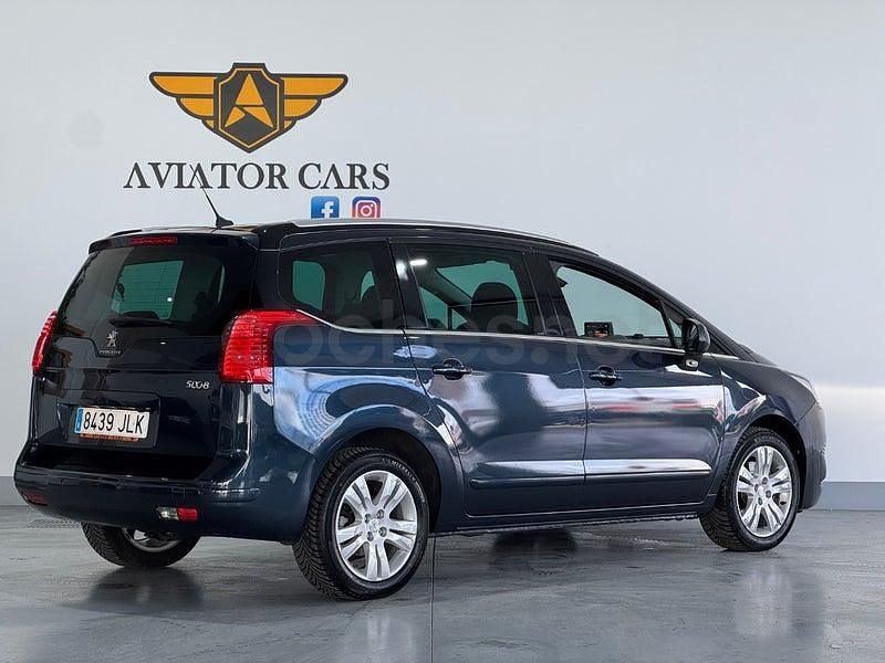 Usado Peugeot 5008 Allure 150 CV (110 kW) 2016 Azul Monovolumen