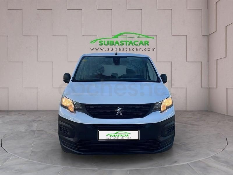 Usado Peugeot Rifter Access 100 CV (73 kW) 2020 Blanco Monovolumen