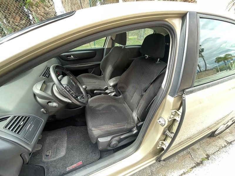 Usado Citroën C4 Exclusive 138 CV (101 kW) 2005 Beige Berlina