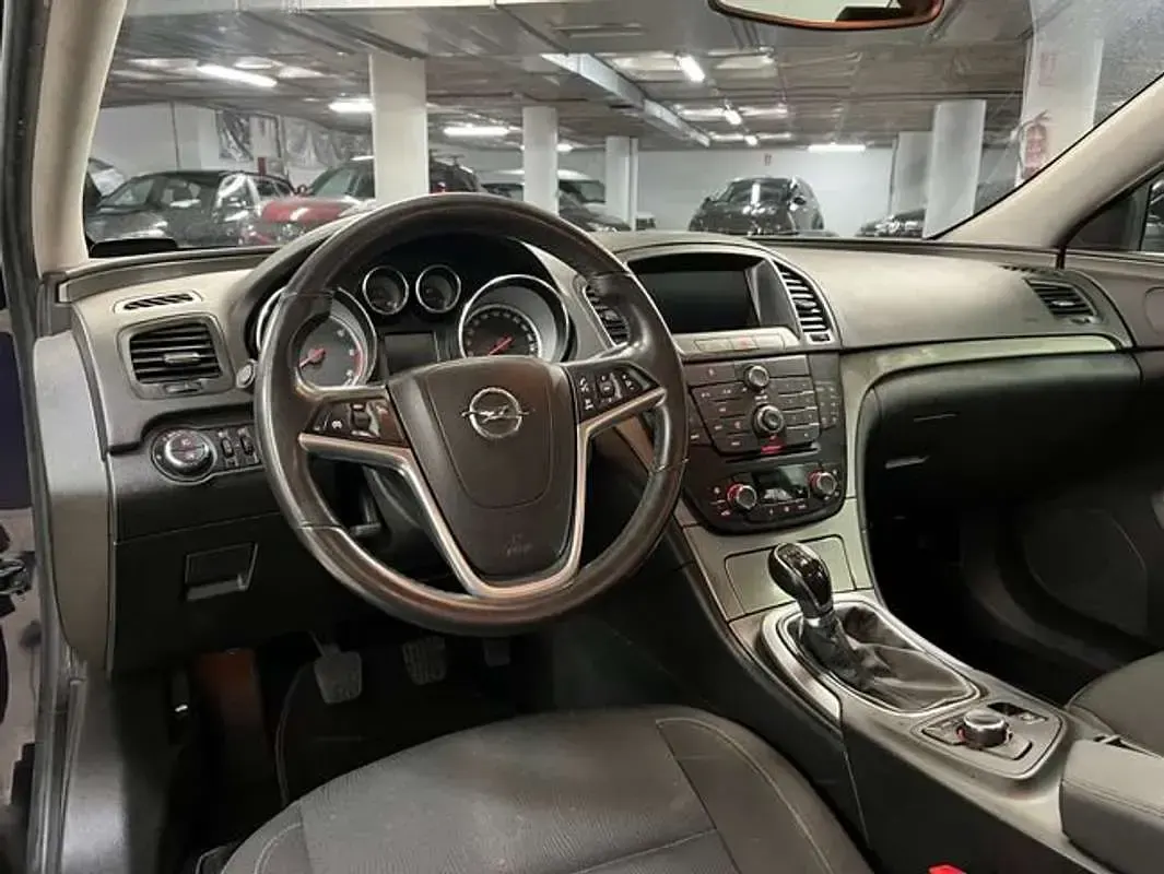 Usado Opel Insignia Cosmo 131 CV (96 kW) 2012 Azul Familiar