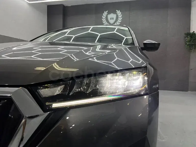 Usado Skoda Octavia Ambition 150 CV (110 kW) 2022 Gris / plata Familiar