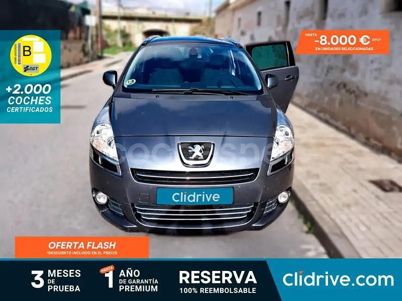 Usado Peugeot 5008 Allure 112 CV (82 kW) 2011 Gris / plata Monovolumen