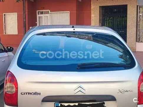 Usado Citroën Xsara Picasso Exclusive 90 CV (66 kW) 2004 Blanco Monovolumen