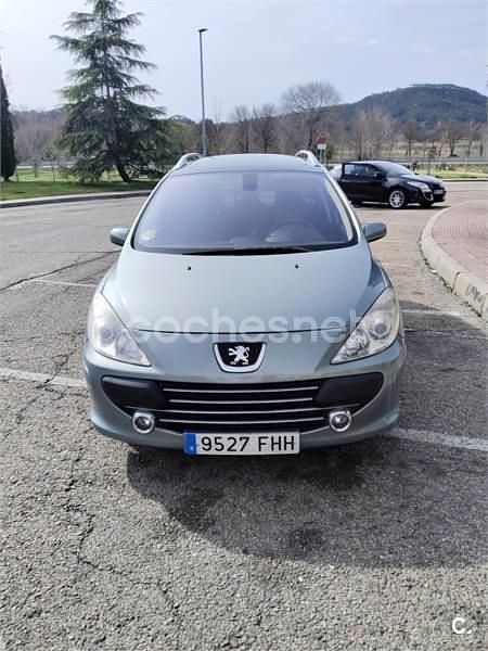 Usado Peugeot 307 110 CV (80 kW) 2006 Verde Familiar