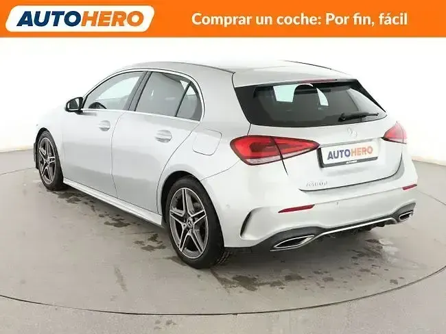 Usado Mercedes A180 AMG line 116 CV (85 kW) 2021 Gris Berlina