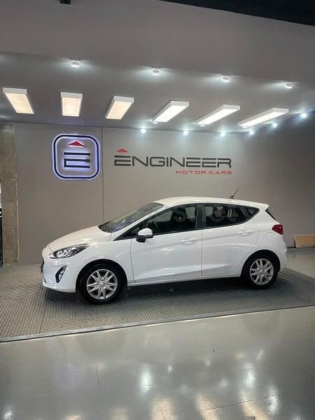 Usado Ford Fiesta Trend 75 CV (55 kW) 2020 Blanco Utilitario