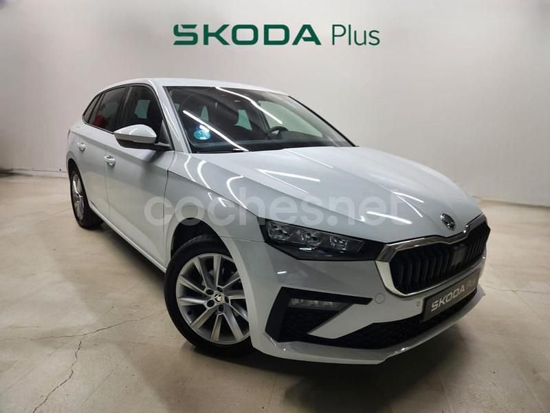 Usado Skoda Scala Selection 115 CV (84 kW) 2024 Blanco Utilitario