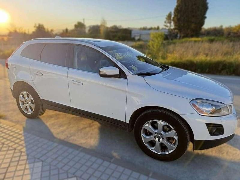 Usado Volvo XC60 Summum 205 CV (150 kW) 2010 Blanco SUV