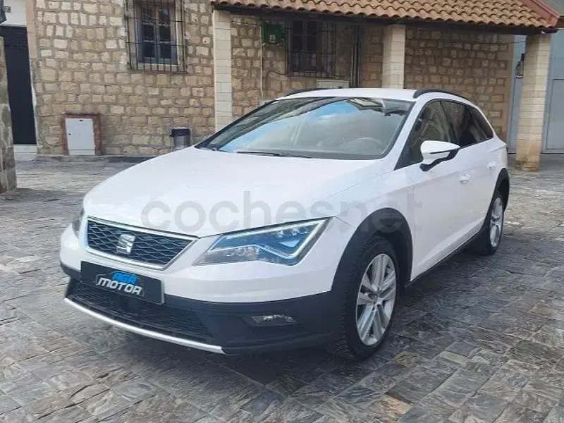 Usado Seat Leon 4Drive 150 CV (110 kW) 2018 Blanco Familiar