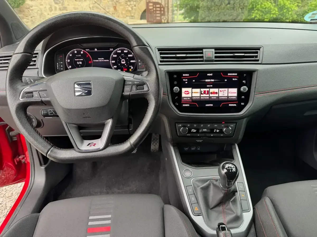 Usado Seat Arona Ecomotive 115 CV (84 kW) 2019 Rojo SUV