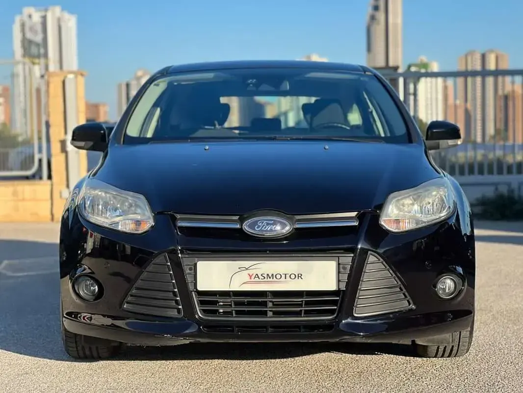 Usado Ford Focus S 125 CV (91 kW) 2014 Negro Utilitario