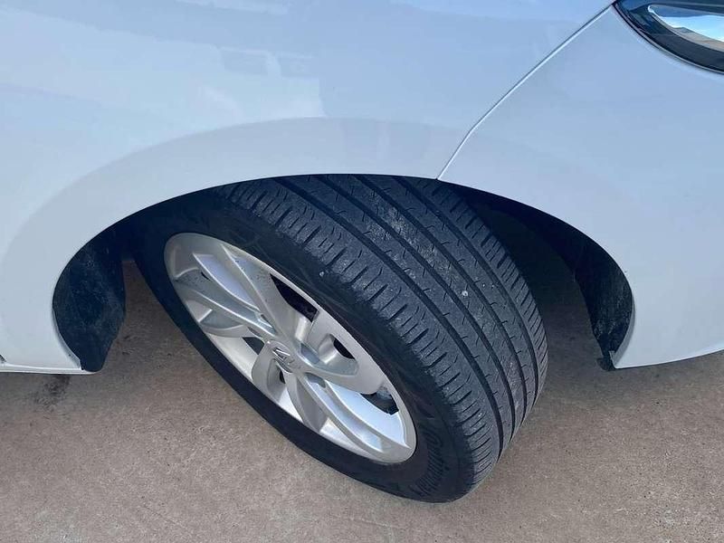 Usado Renault Mégane III LIMITED 116 CV (85 kW) 2015 Blanco Utilitario