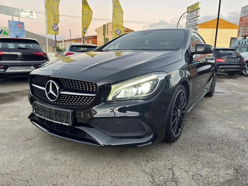 Usado Mercedes CLA180 AMG 122 CV (89 kW) 2018 Negro Berlina