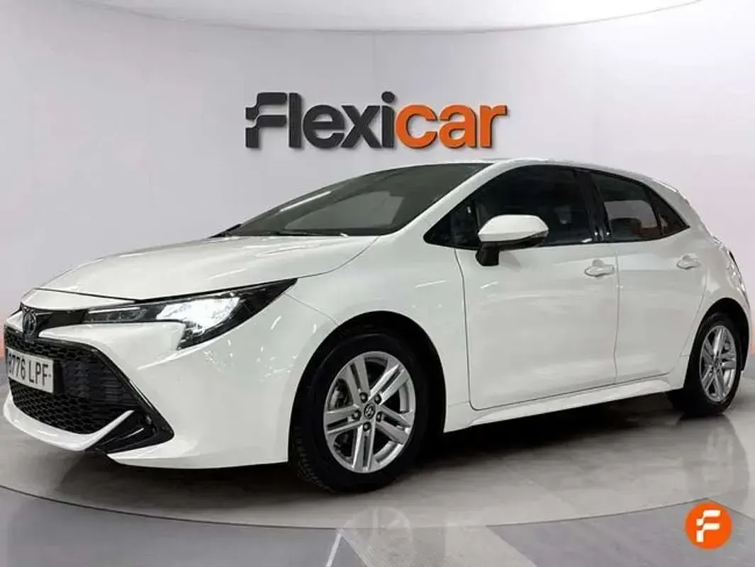 Usado Toyota Corolla Active 122 CV (89 kW) 2021 Blanco Berlina