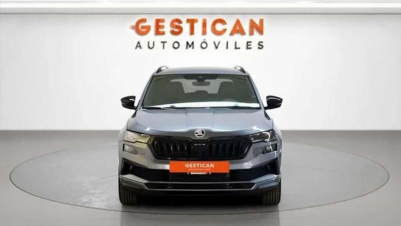 Usado Skoda Karoq SportLine 150 CV (110 kW) 2023 Blanco SUV