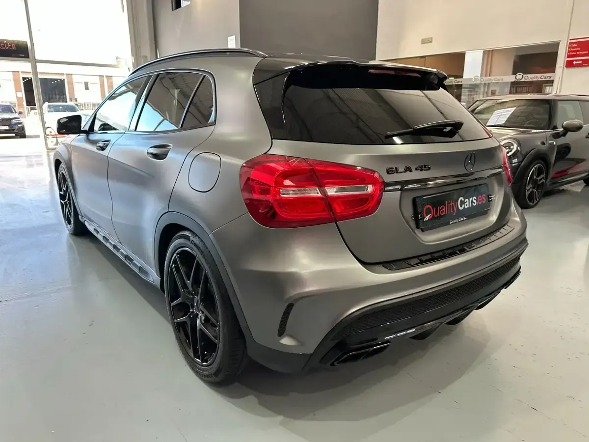 Usado Mercedes GLA45 AMG AMG 381 CV (280 kW) 2017 Gris / plata SUV