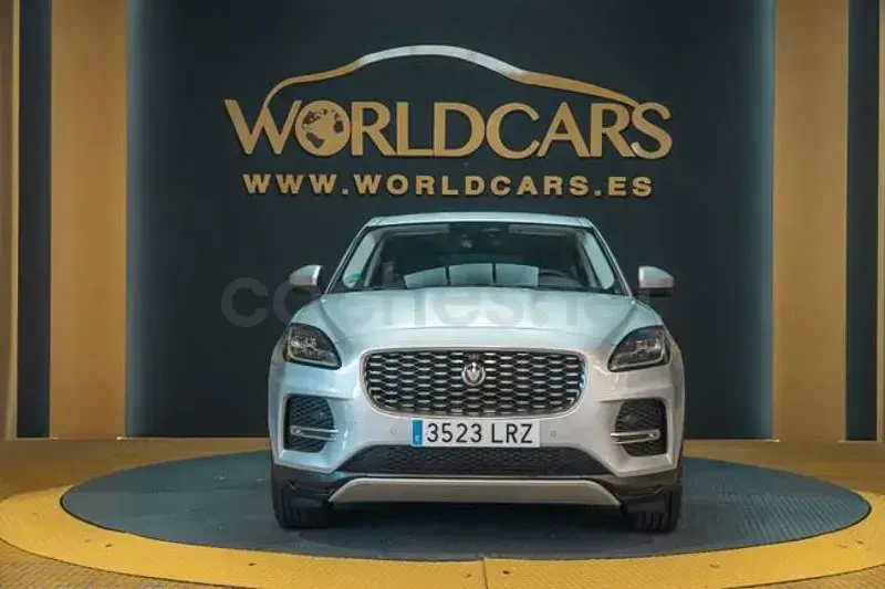 Usado Jaguar E-Pace 163 CV (119 kW) 2021 Gris / plata SUV