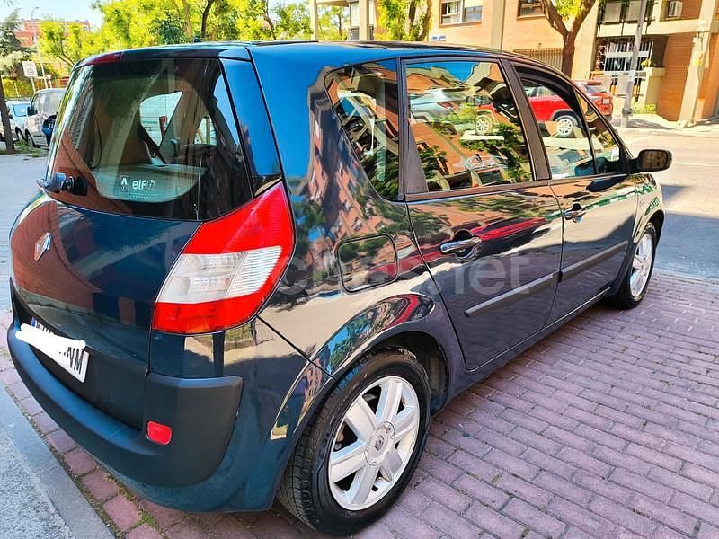 Usado Renault Scénic II Dynamique 98 CV (72 kW) 2005 Gris / plata Monovolumen