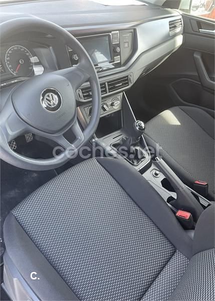 Usado VW Polo Advance 80 CV (58 kW) 2019 Gris / plata Utilitario