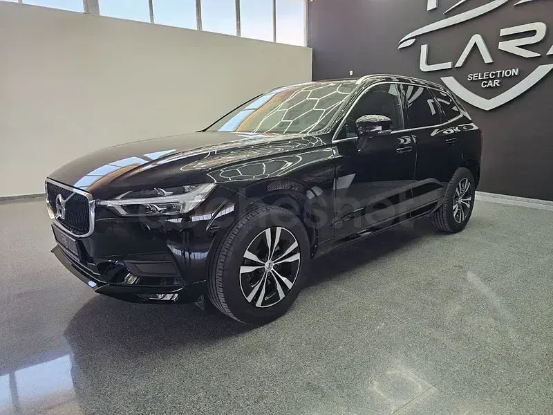 Usado Volvo XC60 Momentum 190 CV (139 kW) 2020 Negro SUV