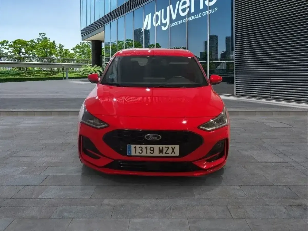 Usado Ford Focus ST-Line 125 CV (91 kW) 2025 Rojo Utilitario