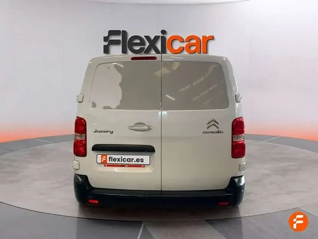 Usado Citroën Jumpy 102 CV (75 kW) 2022 Blanco Monovolumen
