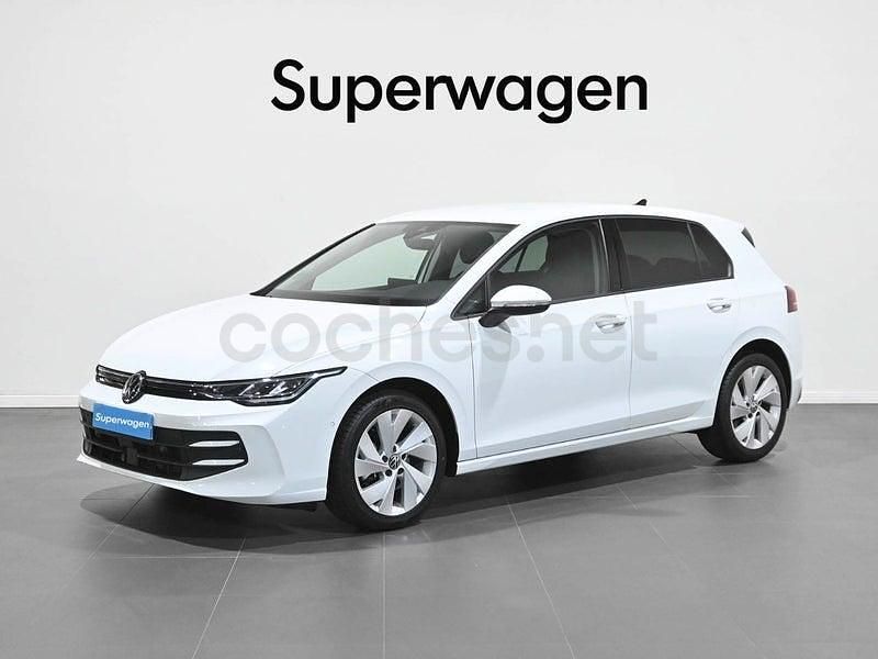 Usado VW Golf VIII 116 CV (85 kW) 2025 Blanco Berlina