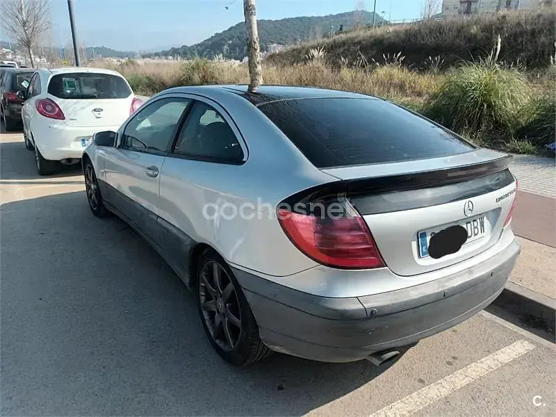 Usado Mercedes C230 197 CV (144 kW) 2003 Gris / plata Berlina