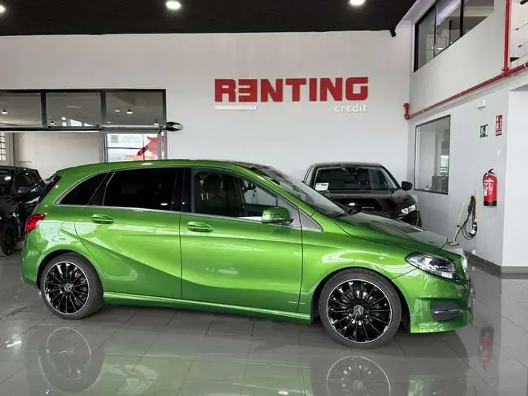 Usado Mercedes B180 110 CV (80 kW) 2017 Verde Utilitario