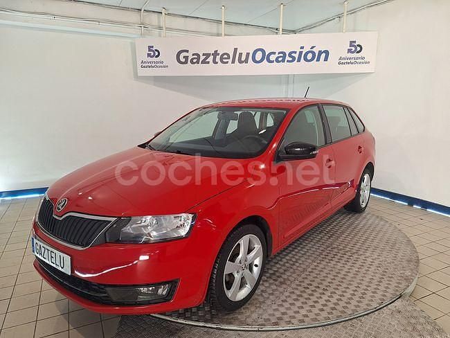 Rojo Usado 2017 Skoda Rapid Ambition Berlina | 12.900 € - Imagen 1/4