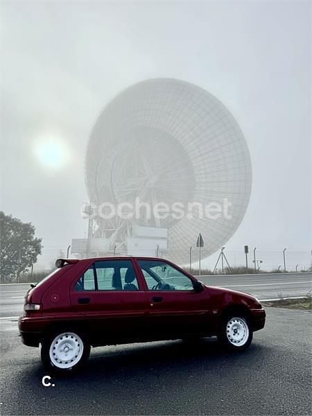 Usado Citroën Saxo Furio 58 CV (42 kW) 2002 Rojo Utilitario