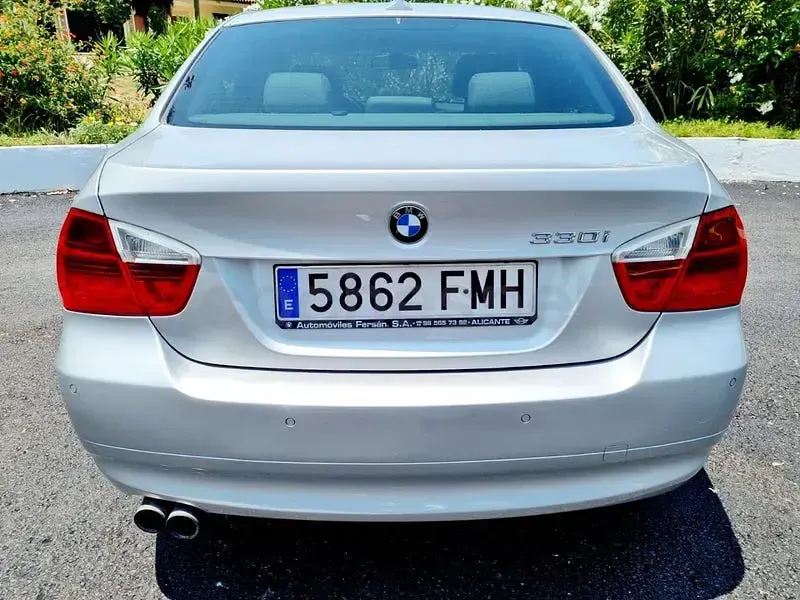 Usado BMW 330 258 CV (189 kW) 2007 Gris / plata Berlina