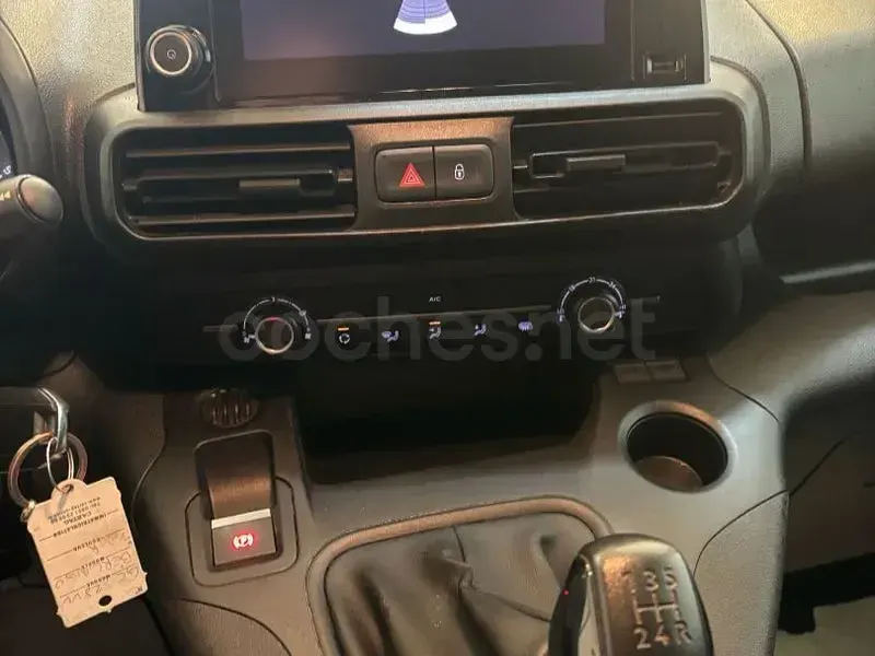 Usado Citroën Berlingo Live 102 CV (75 kW) 2021 Blanco Monovolumen