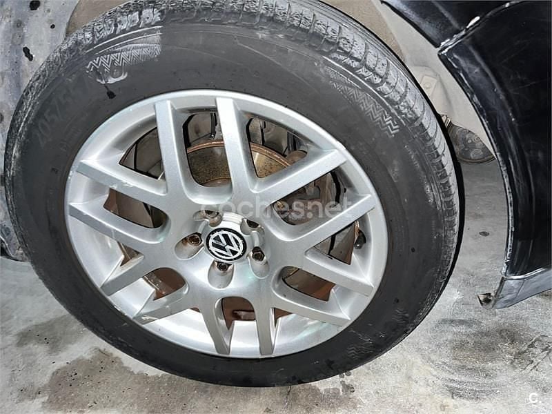 Usado VW Golf IV Conceptline 105 CV (77 kW) 2002 Negro Berlina