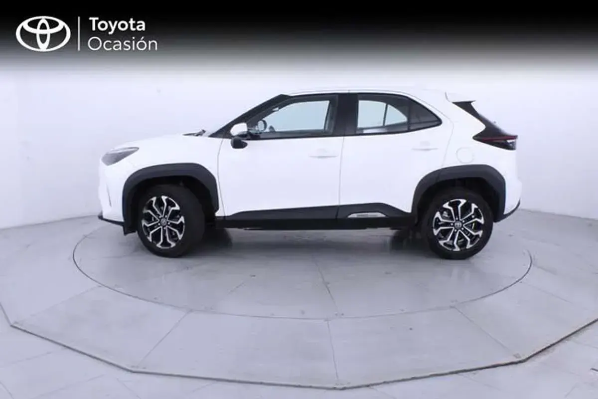 Usado Toyota Yaris Cross Active 116 CV (85 kW) 2023 Blanco SUV