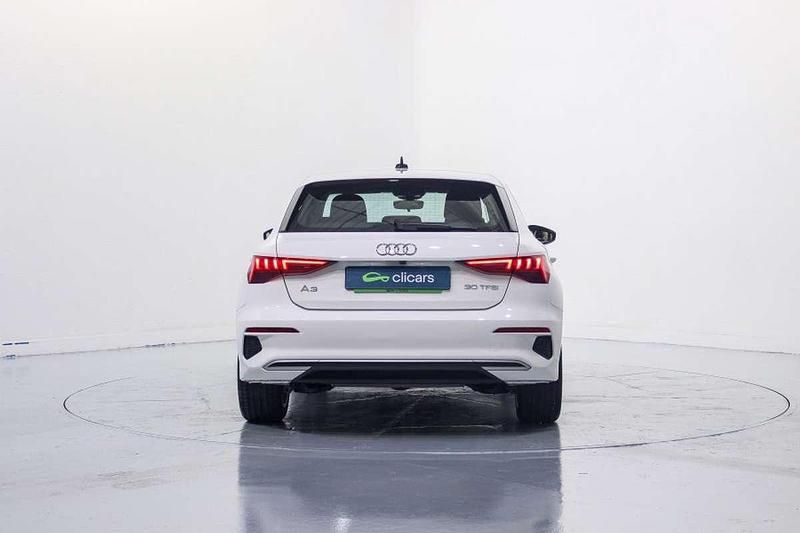 Usado Audi A3 Sportback Advanced 110 CV (80 kW) 2022 Blanco Utilitario