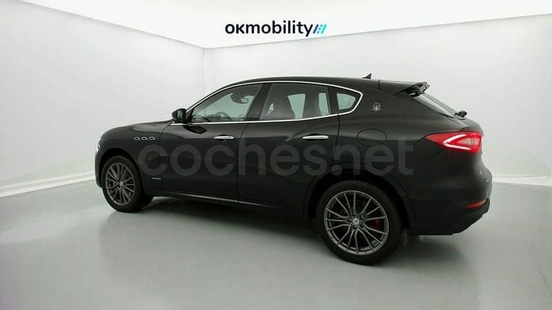 Usado Maserati Levante 350 CV (257 kW) 2021 Negro SUV