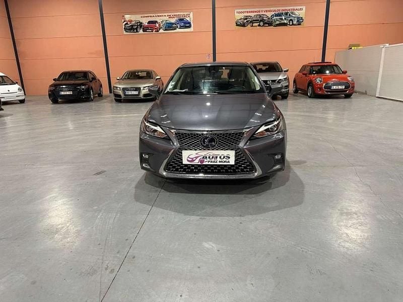 Usado Lexus CT200h Business Edition 136 CV (100 kW) 2020 Gris Utilitario