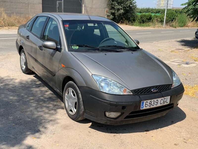 Gris Usado 2003 Ford Focus Ghia Berlina | 900 € (Super precio) - Imagen 1/4