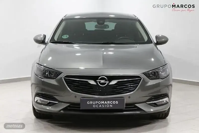 Usado Opel Insignia Innovation 165 CV (121 kW) 2019 Gris