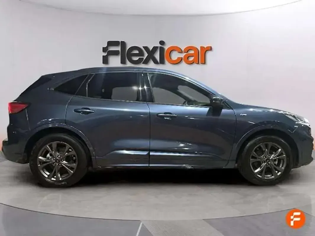 Usado Ford Kuga ST-Line 150 CV (110 kW) 2022 Azul SUV