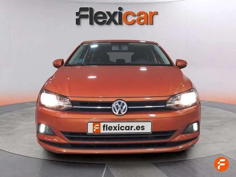 Usado VW Polo Advance 80 CV (58 kW) 2019 Naranja Utilitario